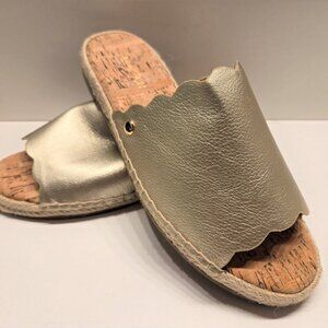 Gold metallic EXPRESSION "Jean" sandals size 7  NEW